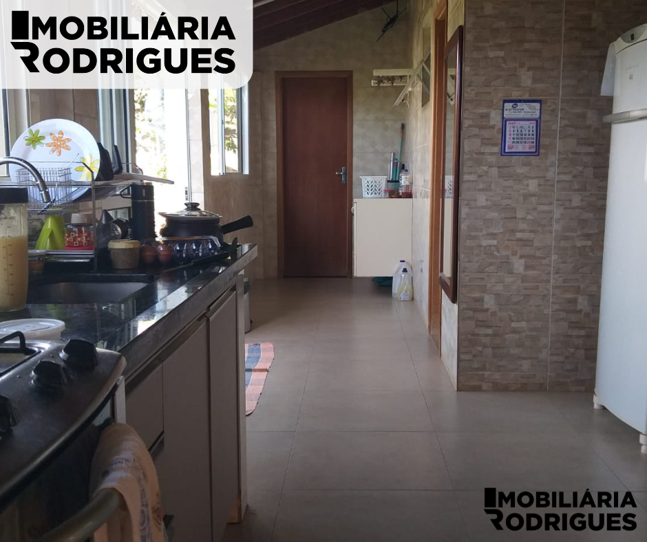 Imagens do imóveis VENDE-SE LINDA CHÁCARA EM EXCELENTE LOCALIZAÇÃO