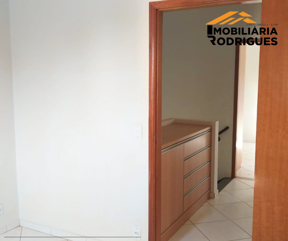 Imagens do imóveis ALUGA-SE SOBRADO EM EXCELENTE LOCALIZAÇÃO