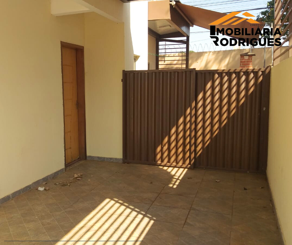 Imagens do imóveis ALUGA-SE SOBRADO EM EXCELENTE LOCALIZAÇÃO