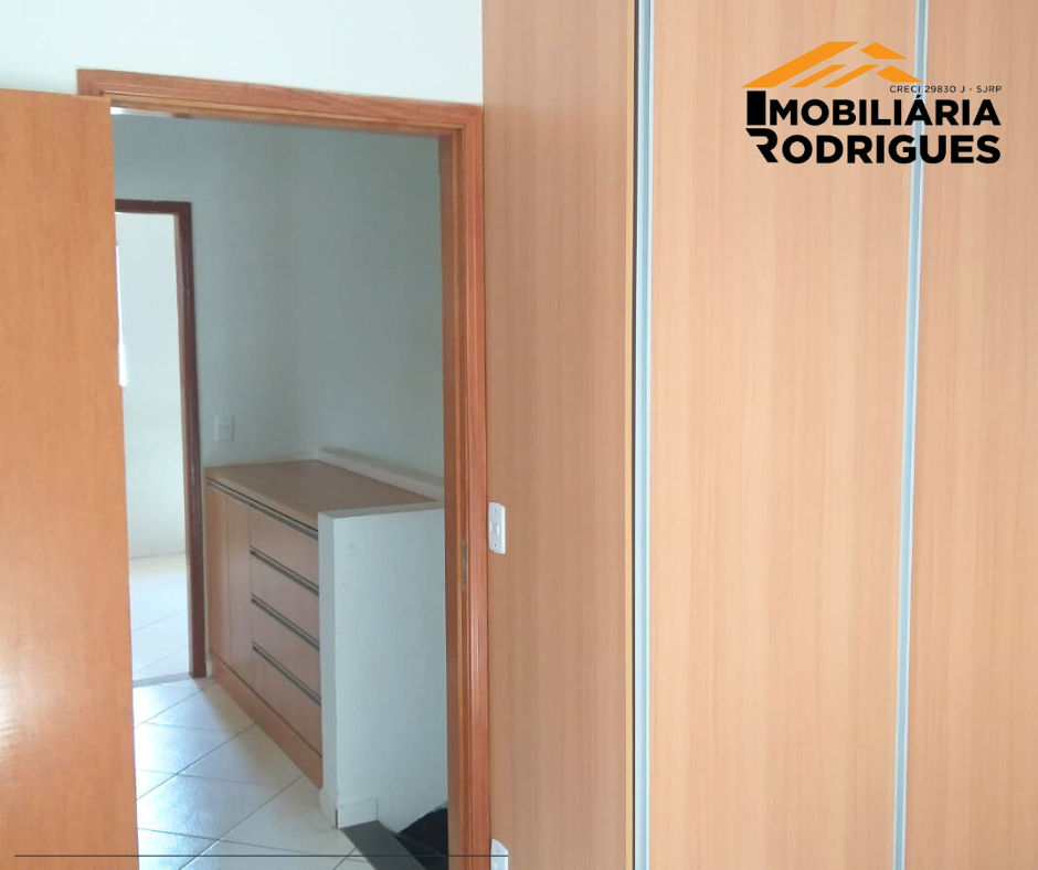 Imagens do imóveis ALUGA-SE SOBRADO EM EXCELENTE LOCALIZAÇÃO