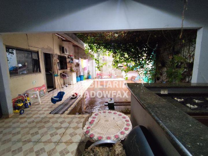 Casa com 2 quartos, 179m², à venda