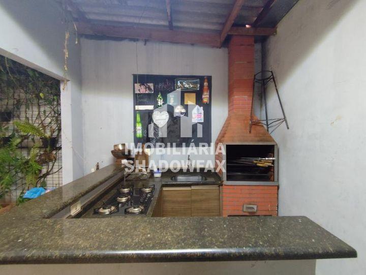 Casa com 2 quartos, 179m², à venda