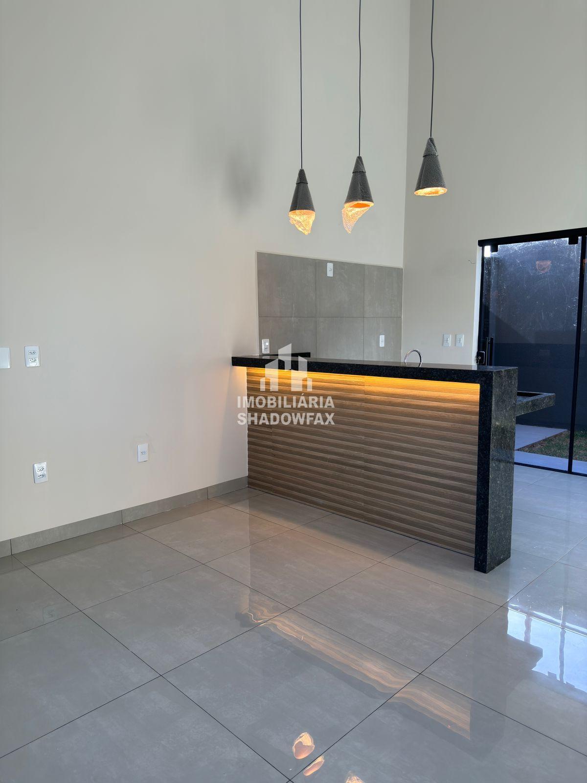 Casa de esquina com 3 quartos, sendo 1 suite, 70m², à venda no Jardim Guaicurus, Dourados, MS