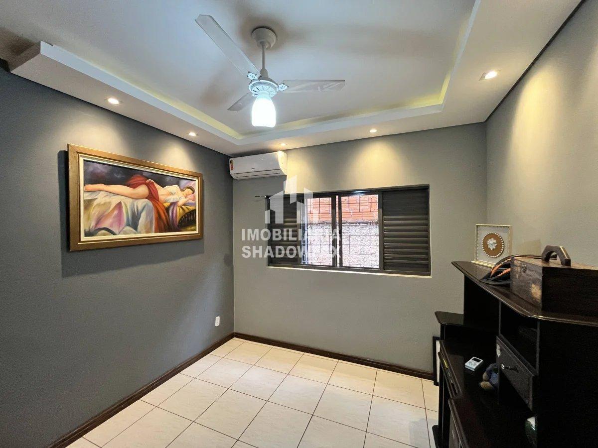 Casa com 4 quartos, 400m², à venda em Dourados, Portal