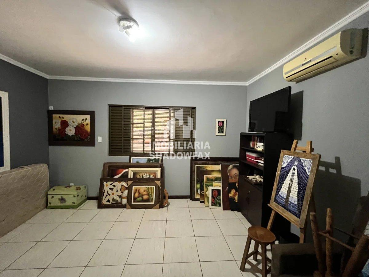 Casa com 4 quartos, 400m², à venda em Dourados, Portal