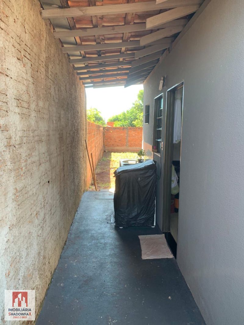 Casa à venda em Dourados, Ypê Roxo, com 02 quartos, 300m²