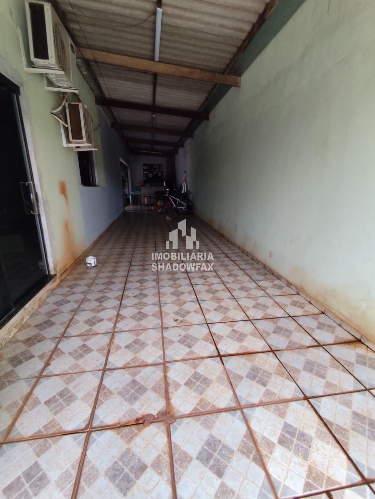 Casa com 2 quartos, 179m², à venda