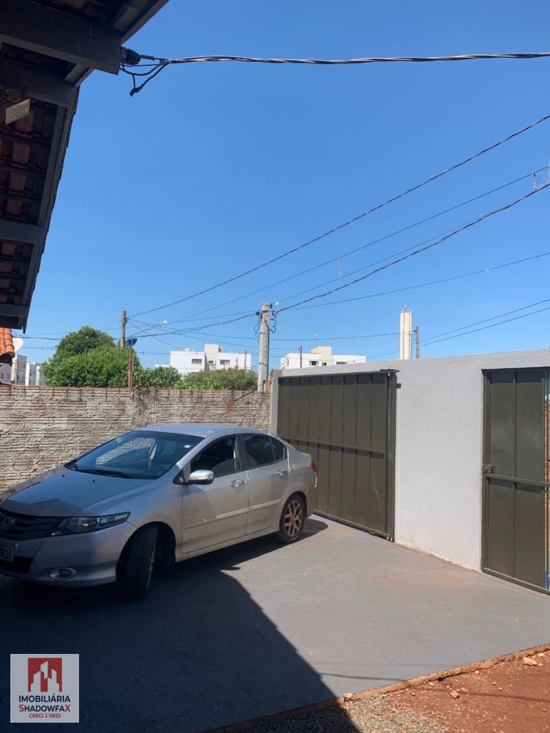 Casa à venda em Dourados, Ypê Roxo, com 02 quartos, 300m²