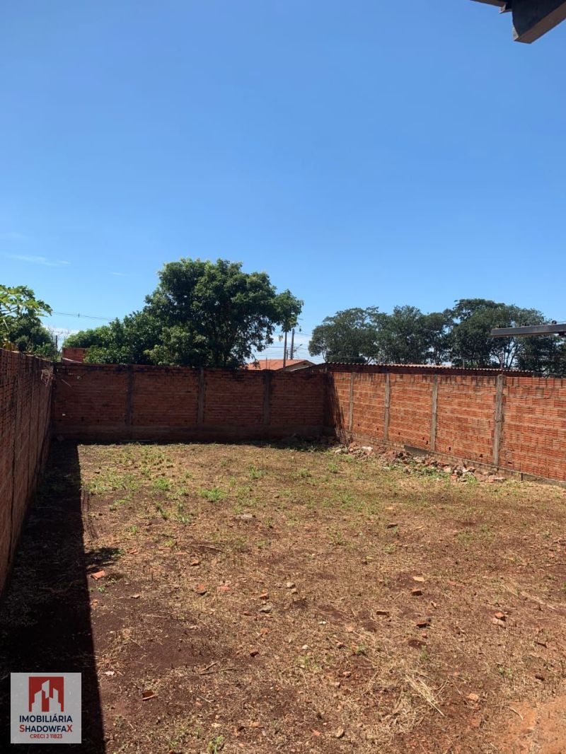 Casa à venda em Dourados, Ypê Roxo, com 02 quartos, 300m²
