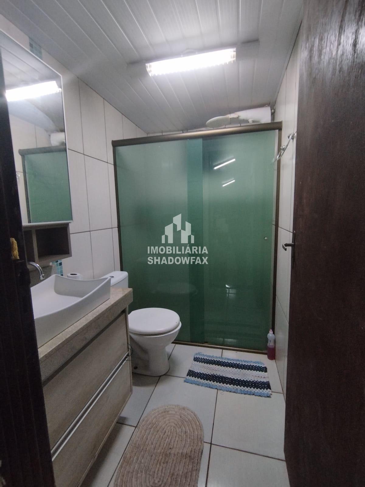 Casa com 2 quartos, 179m², à venda