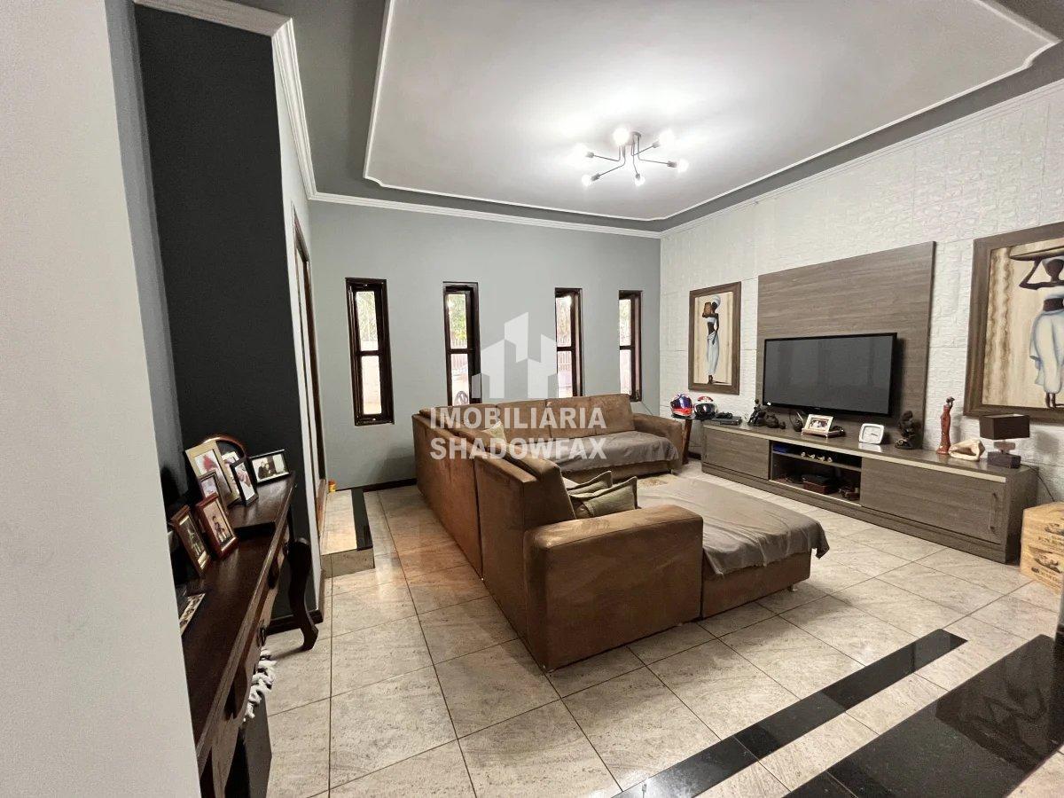 Casa com 4 quartos, 400m², à venda em Dourados, Portal