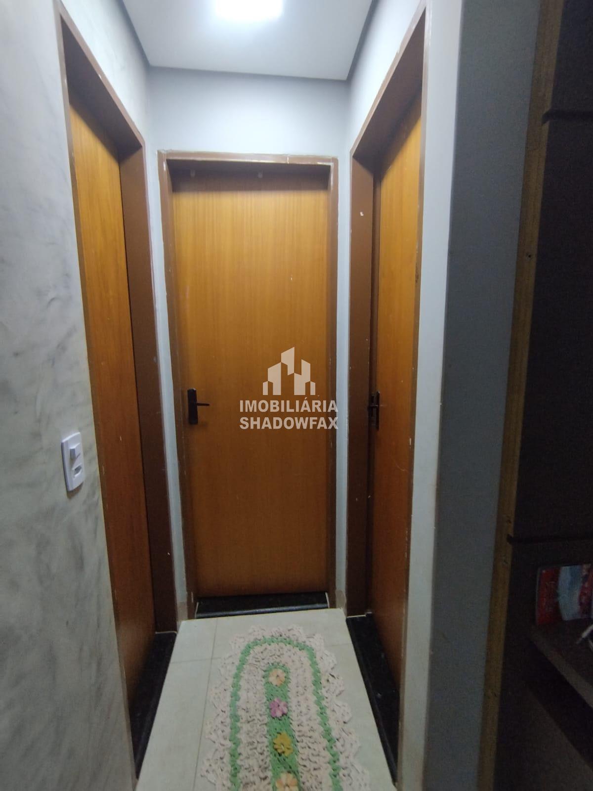 Casa com 2 quartos, 179m², à venda