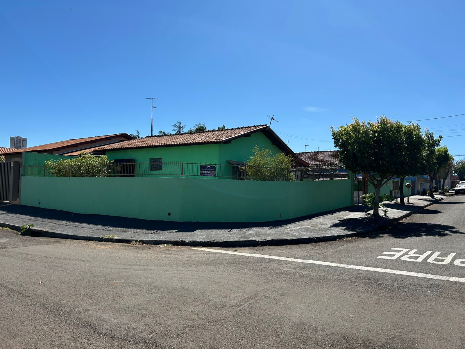 Terreno de 459 m² com 3 casas no Jardim do Lago em Cambé