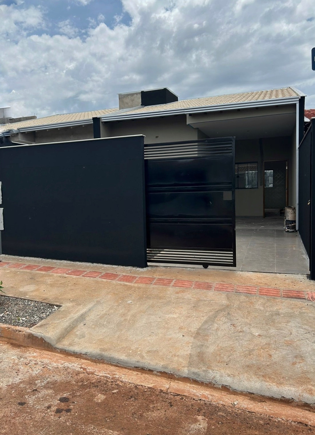 oportunidade de casa com 2 dormitórios no Jardim Paraná em Cambé