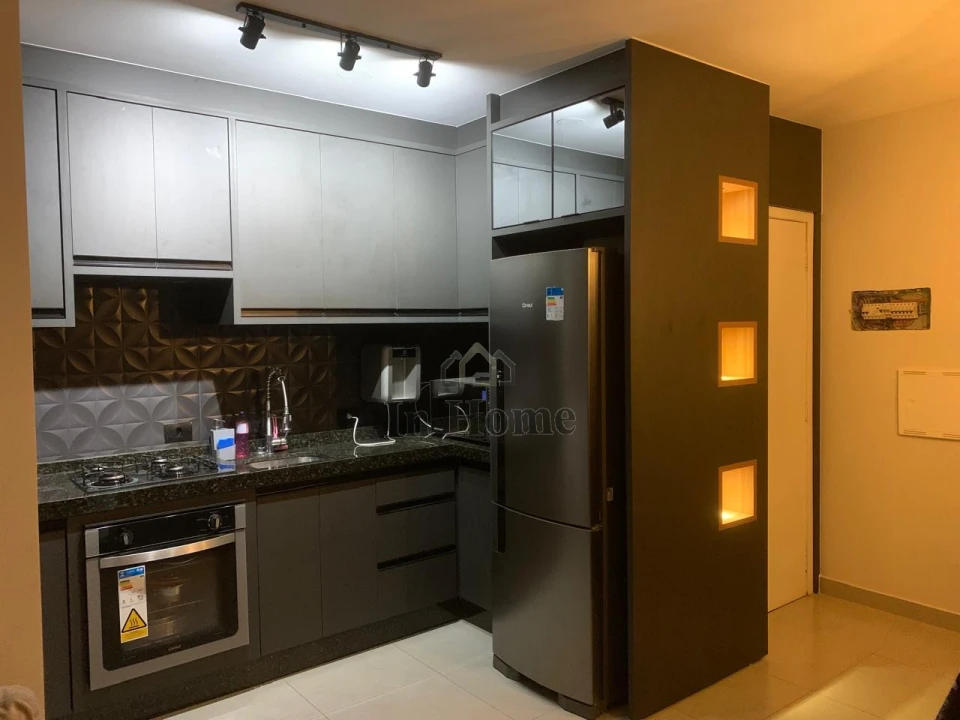 Apartamento térreo com 2 dormitórios  e cozinha planejada no Condomínio Residencial Fiore D Italia Cambé