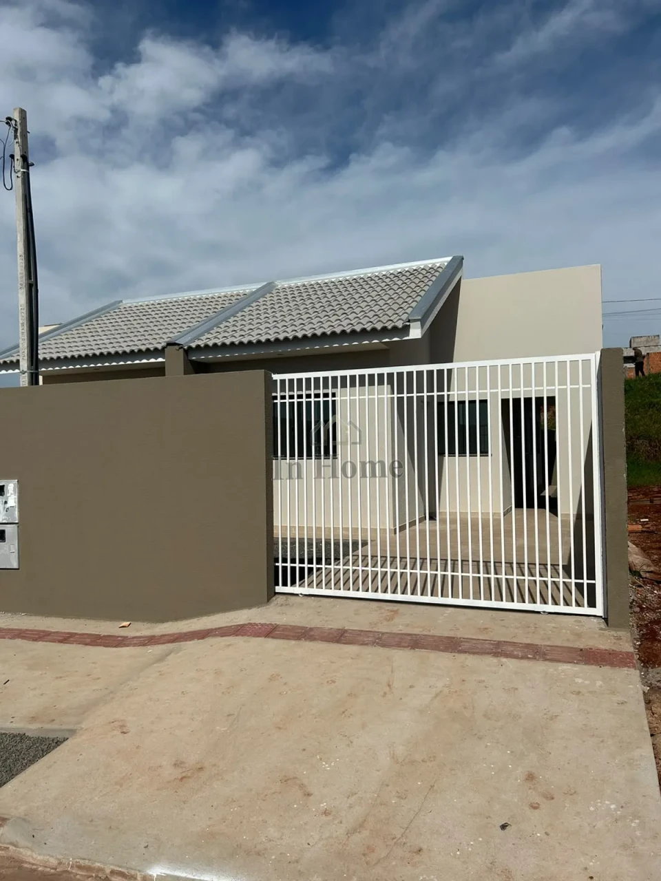 Casa À Venda Jardim Europa II Cambé - 03 dormitórios com excelente custo-benefício
