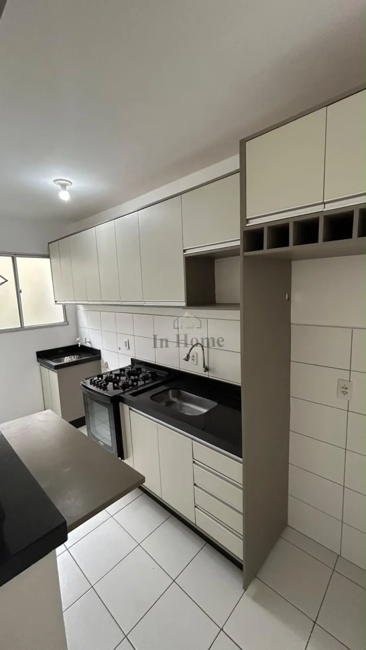 Apartamneto com cozinha planejada no Jardim Montecatini - Cambé