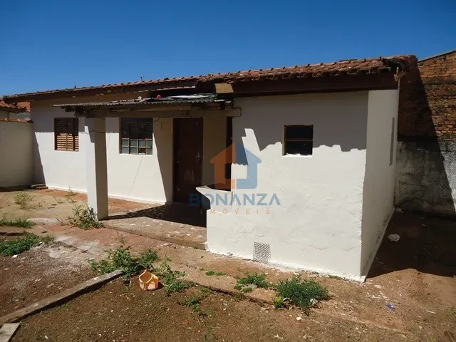 Casa na Avenida Doutor Adhemar de Barros 358 FDS