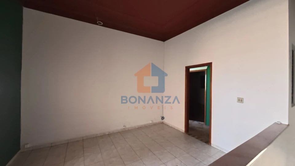 Casa Piso Superior - R. XV de Novembro, 323
