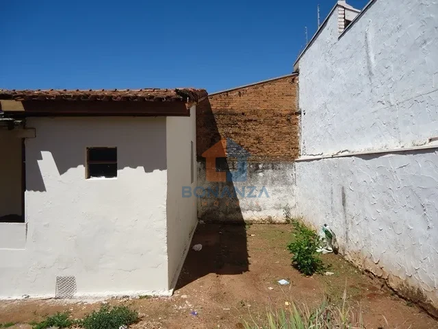 Casa na Avenida Doutor Adhemar de Barros 358 FDS