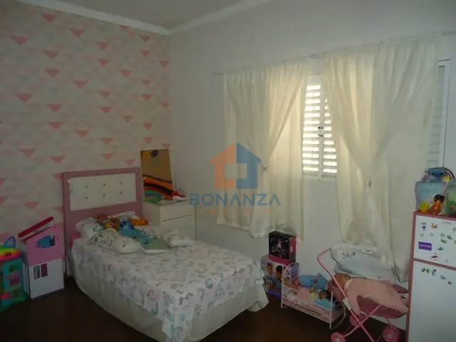 Imagens do imóveis Casa à venda na R. Sebastião Bonalume, 180