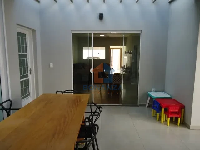 Imagens do imóveis Casa à venda na R. Sebastião Bonalume, 180