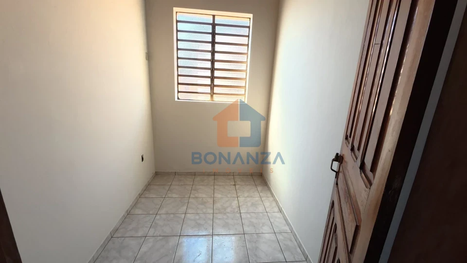 Casa Piso Superior - R. XV de Novembro, 323