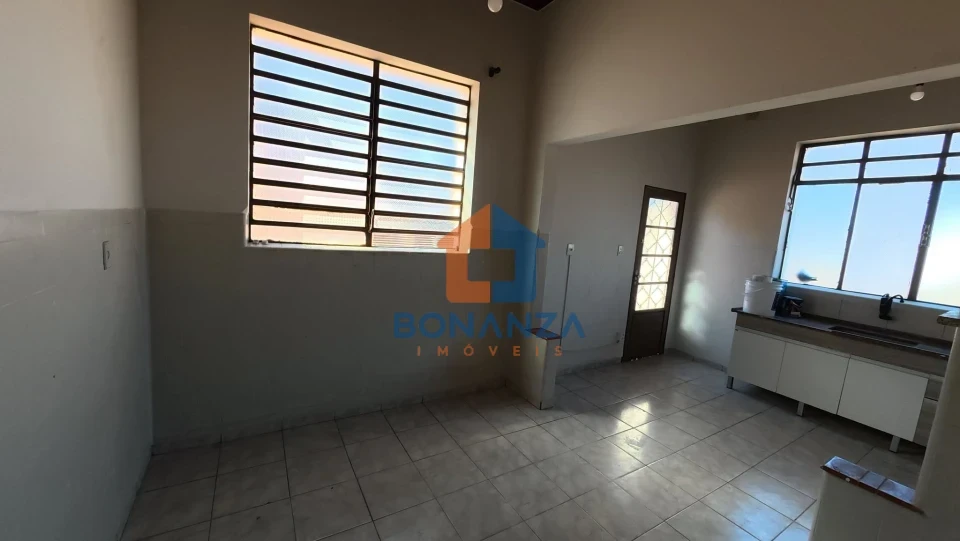 Casa Piso Superior - R. XV de Novembro, 323