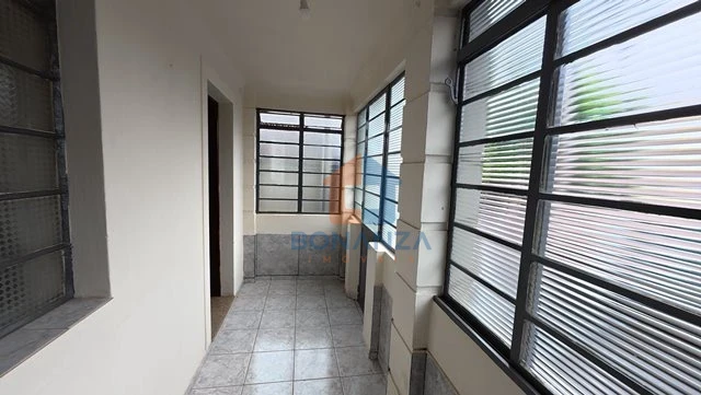 Casa na Avenida Irmãs Campos Silveira, 436