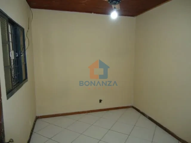Casa à venda na Rua Inácio Tavares Leite, 24