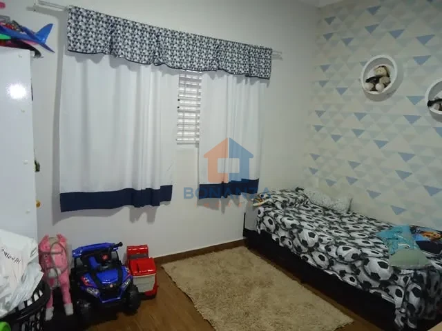 Imagens do imóveis Casa à venda na R. Sebastião Bonalume, 180