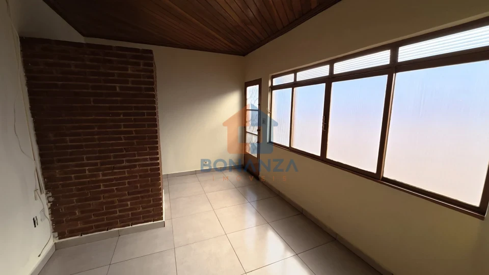 Casa na Avenida Irmãs Cintra, 57