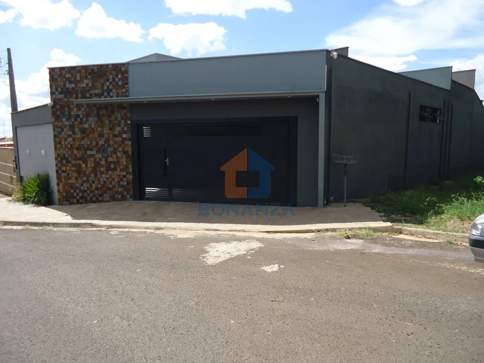 Imagens do imóveis Casa à venda na Avenida Miguel Gianfelice, 181