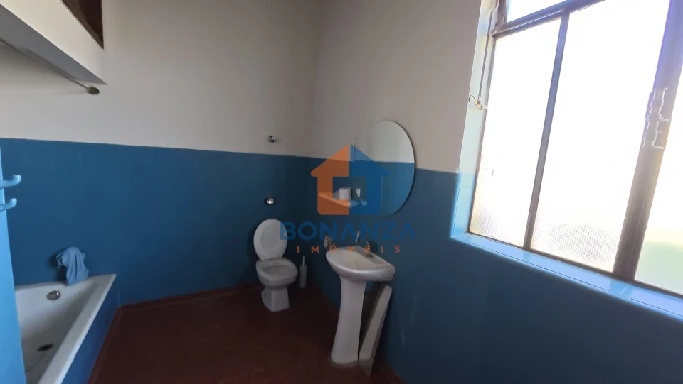 Casa Piso Superior - R. XV de Novembro, 323