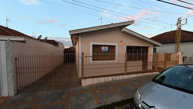 Casa à venda na Rua Coronel Amando Simões, 987