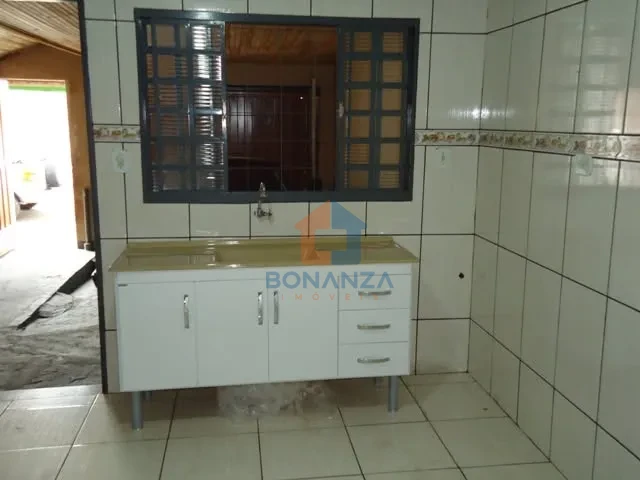 Casa à venda na Rua Inácio Tavares Leite, 24