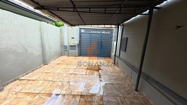 Casa na Avenida Irmãs Campos Silveira, 436