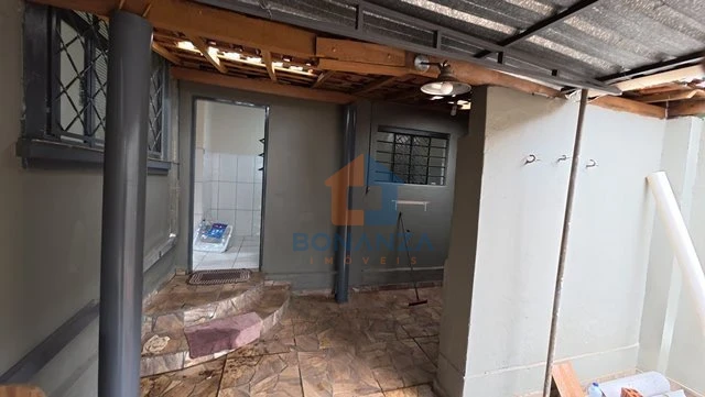 Casa na Avenida Irmãs Campos Silveira, 436