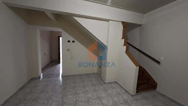 Casa na Avenida Irmãs Campos Silveira, 436