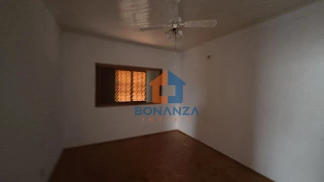 Imagens do imóveis Casa à venda na Rua Coronel Amando Simões, 987