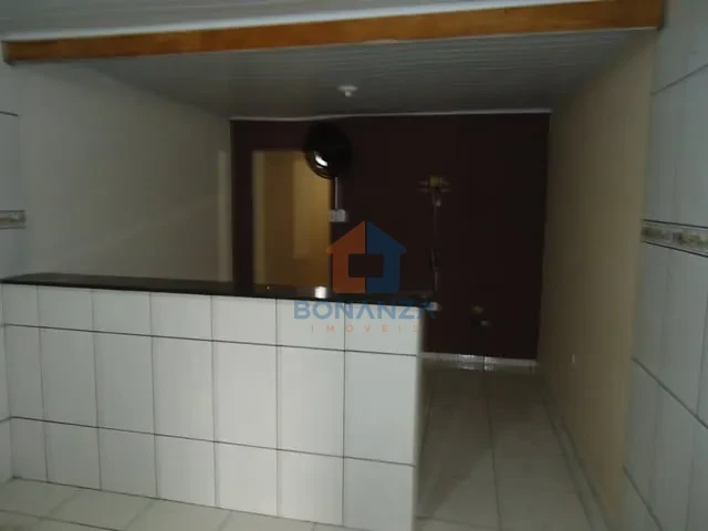Casa à venda na Rua Inácio Tavares Leite, 24
