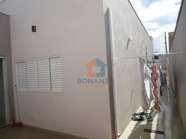 Imagens do imóveis Casa à venda na R. Sebastião Bonalume, 180