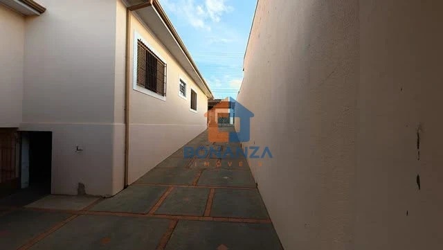 Imagens do imóveis Casa à venda na Rua Coronel Amando Simões, 987