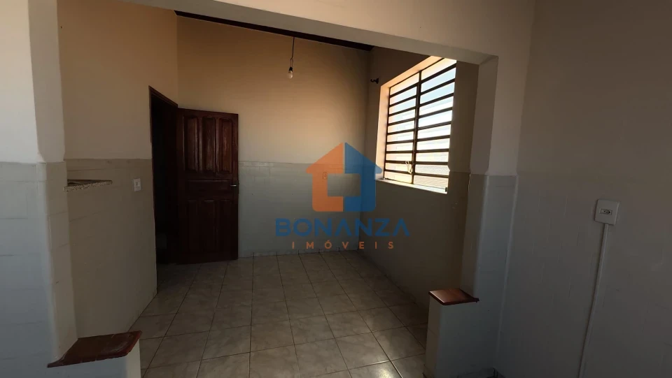 Casa Piso Superior - R. XV de Novembro, 323