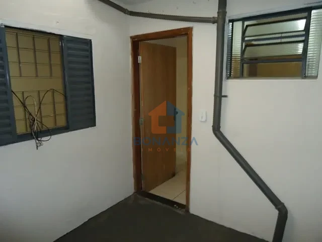 Casa à venda na Rua Inácio Tavares Leite, 24