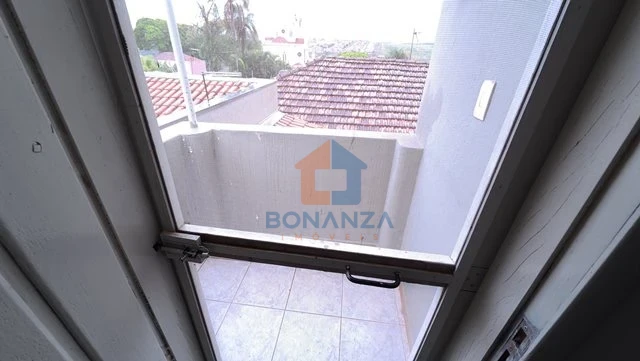 Casa na Avenida Irmãs Campos Silveira, 436