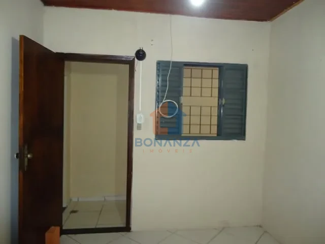 Casa à venda na Rua Inácio Tavares Leite, 24