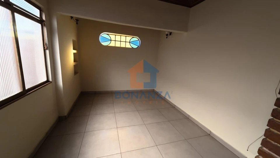 Casa na Avenida Irmãs Cintra, 57