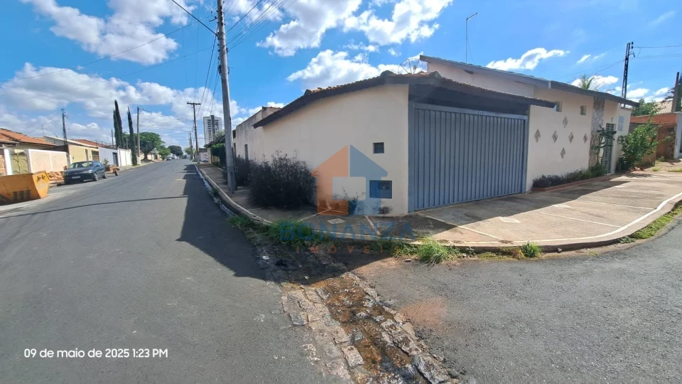 Imagens do imóveis Casa à venda na Rua Américo Ragázzi, 11