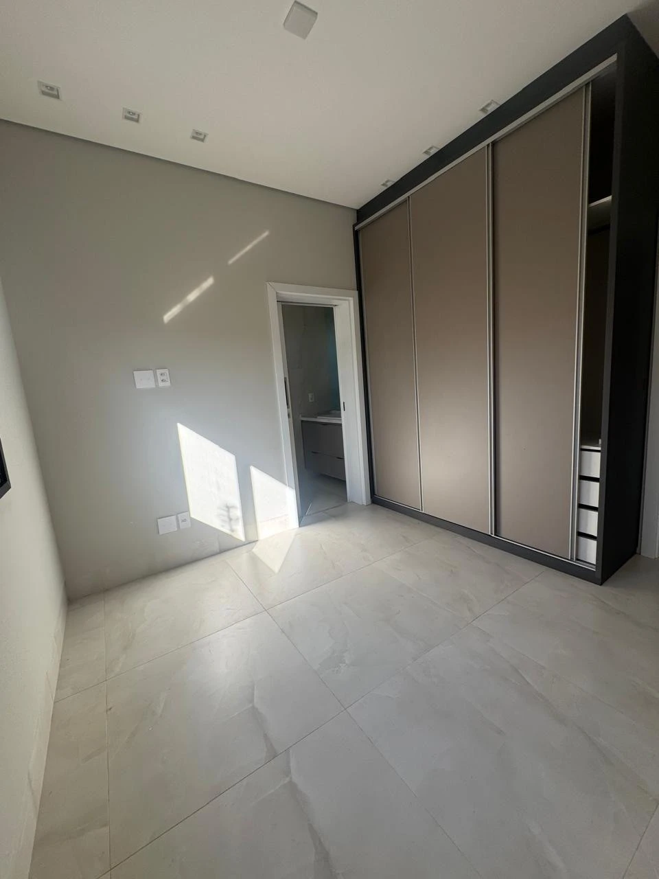 Imagens do imóveis Casa Em Condomínio Á Venda E Locação Casa Rondonópolis